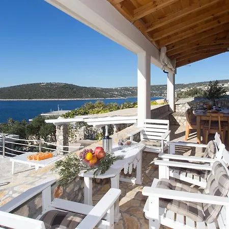 Villa, Stone House With Swimming Pool & Sauna, Beach, セヴィド