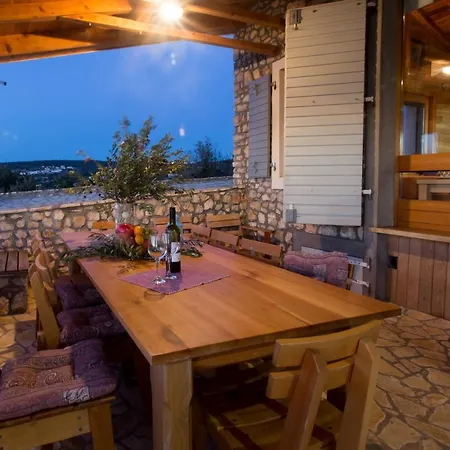 Villa, Stone House With Swimming Pool & Sauna, Beach, セヴィド