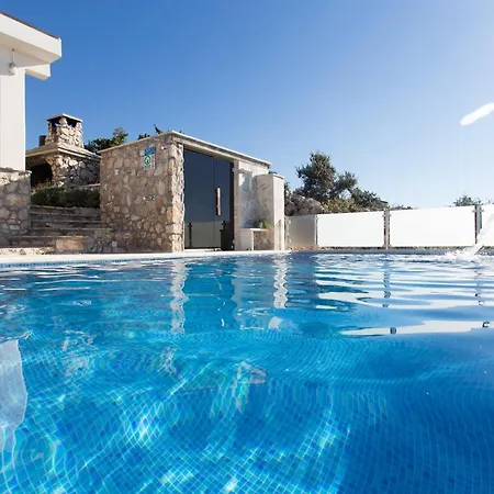 Villa, Stone House With Swimming Pool & Sauna, Beach, * セヴィド