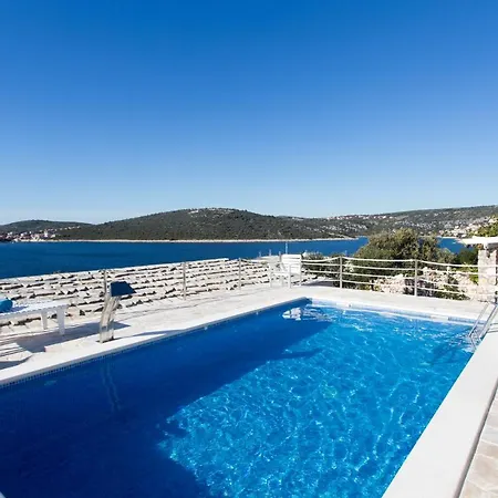 別荘 Villa, Stone House With Swimming Pool & Sauna, Beach, *