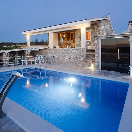 別荘 Villa, Stone House With Swimming Pool & Sauna, Beach, セヴィド