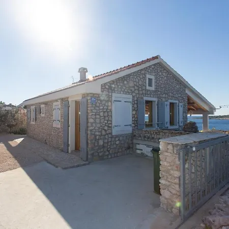 別荘 Villa, Stone House With Swimming Pool & Sauna, Beach,