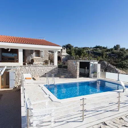 Villa, Stone House With Swimming Pool & Sauna, Beach, *