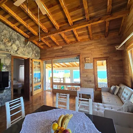 別荘 Villa, Stone House With Swimming Pool & Sauna, Beach,