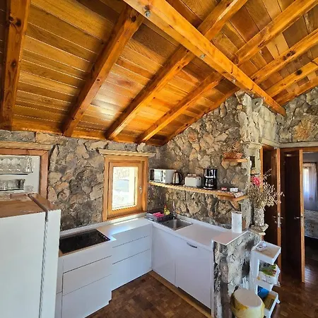 Villa, Stone House With Swimming Pool & Sauna, Beach, セヴィド